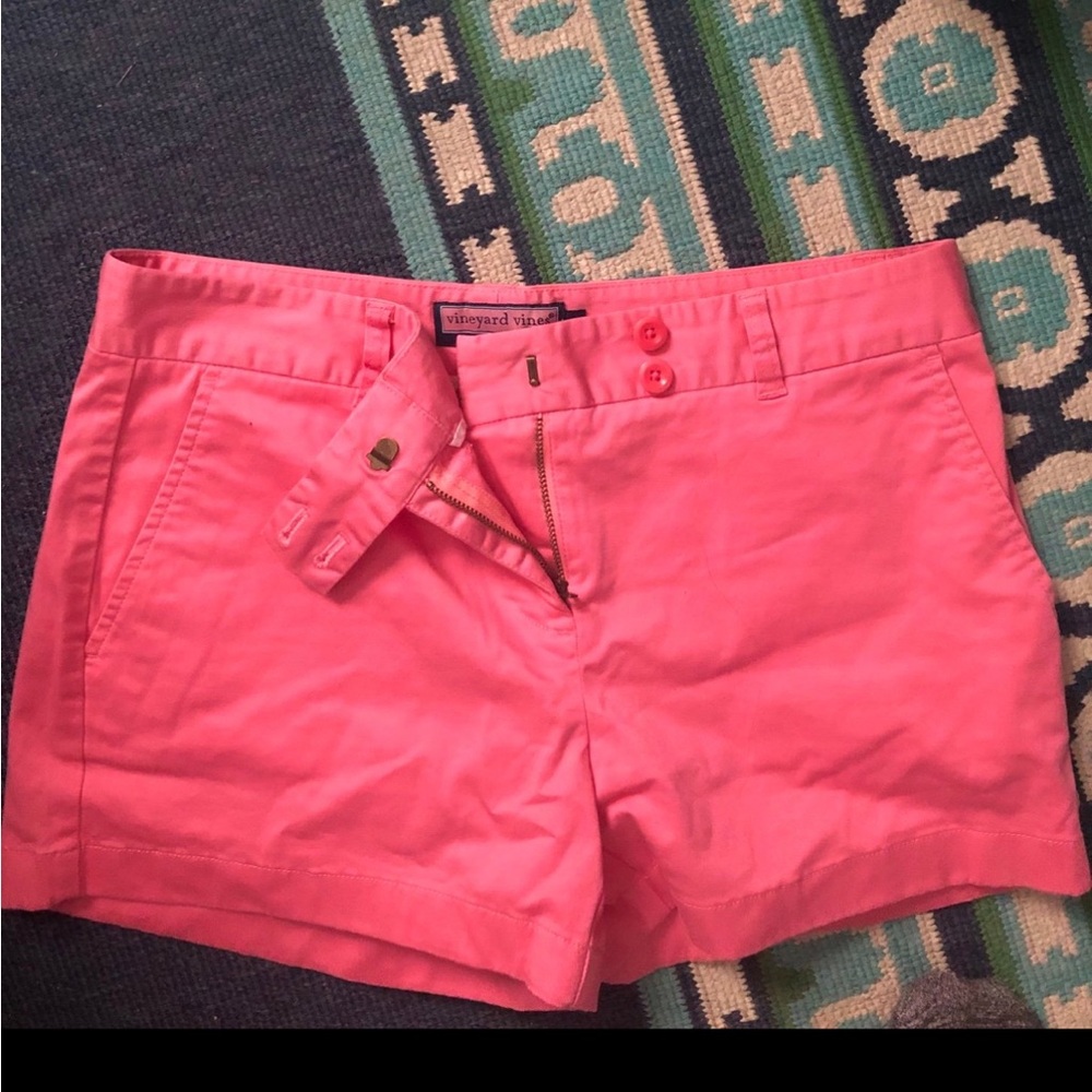 Vineyard Vines women’s shorts